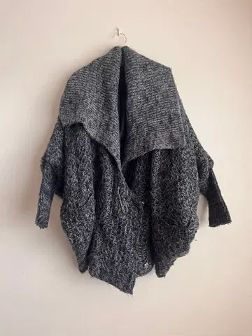 오즈모시스의 가디건 니트 코트