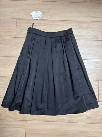 [ 새상품 ] innowave 턱 플레어 스커트