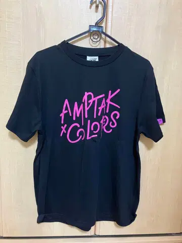 AMPTAK x COLORS 케챠 T셔츠