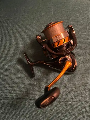 다이와 레브로스 3012H 새상품급 농어