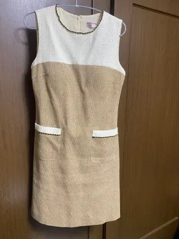 GINZA COUTURE 슬리브리스 무릎 기장 원피스 사이즈 2