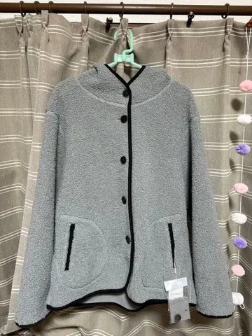 monaca 후드 부착 그레이 보아 자켓 리버서블