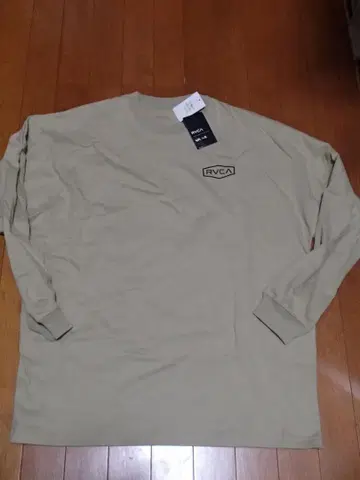 [ 미사용 새상품 ] RVCA 루카 롱T