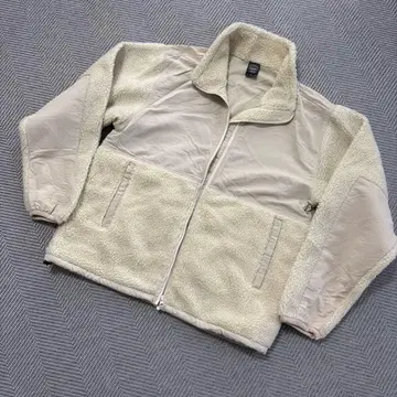 새상품급 유나이티드 애슬레 시보아 자켓 아이보리