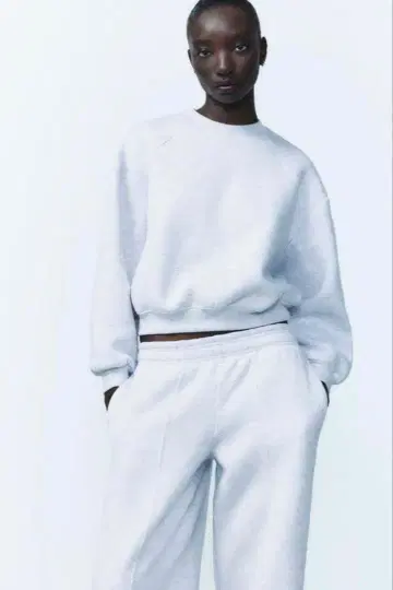 ZARA 베이직 러쉬 스웨트 셔츠