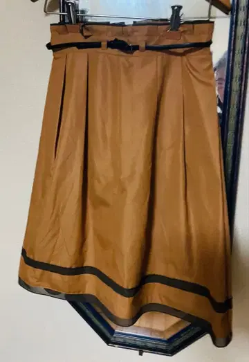 Luxjewel 플레어 스커트 무릎 기장 블랙 벨트 포함