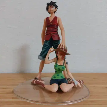 원피스 드라마틱 쇼케이스 피규어 루피 & 나미 2세트