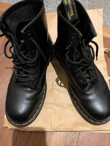 Dr.martens 8홀 부츠 닥터마틴