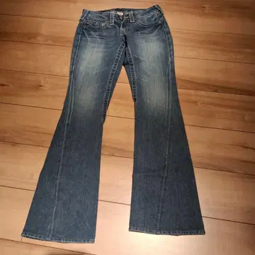 TRUE RELIGION 플레어 데님 25인치