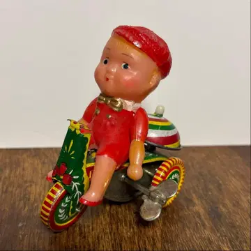 양철 완구 삼륜 바이크와 인형