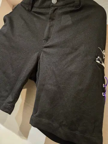 Russeluno 블랙 숏팬츠