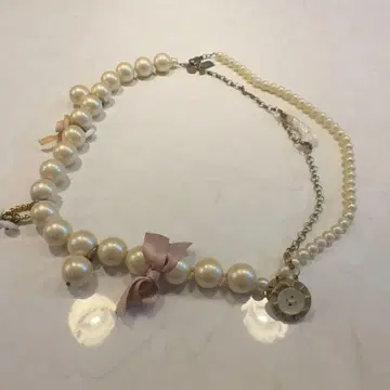 화이트 펄 목걸이 리본 포함