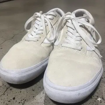 Vans 스웨이드 화이트 스니커즈