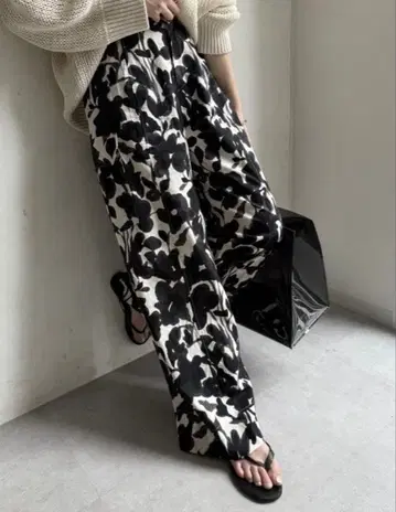 미사용 새상품 택 포함 doudou 플라워 프린트 와이드 팬츠