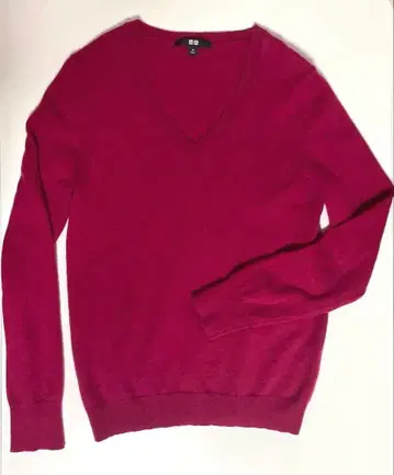 새상품급 유니클로 캐시미어 100% v넥 스웨터 M