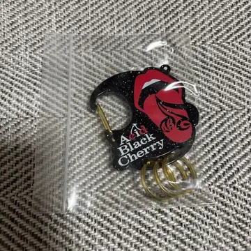 Acid Black Cherry 키링 샹그릴라