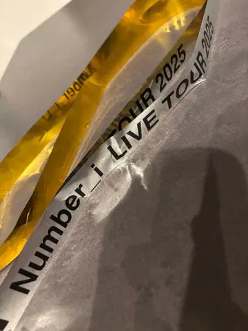 Number_i 은색 테이프 2025년