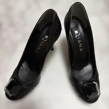 다이애나 비쥬 장식 블랙 하이힐