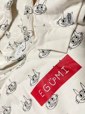 EGUMI 풀 오버 후드티 화이트 고양이 에구치 타쿠야