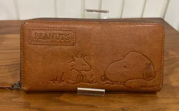 새상품급 PEANUTS 소가죽 스누피 장지갑 카멜
