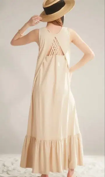 슬리브리스 베이지 티셔츠 원피스