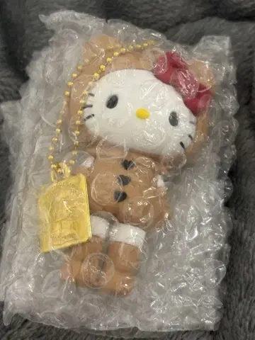 헬로키티전 시크릿 마스코트 참 곰 수트