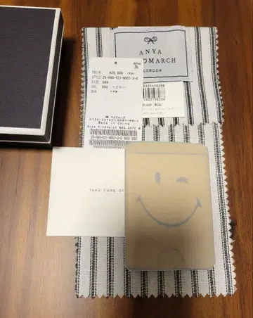 [ ANYA HINDMARCH ] MagSafe WINK 카드 케이스