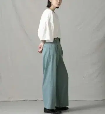 Gready Brilliant TR 트윌 턱 세미 와이드 팬츠