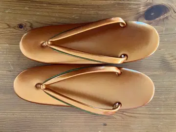 골드 컬러 조리 심플한 디자인