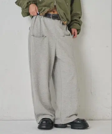 후즈 후 갤러리 슬래시 포켓 맨투맨 이지 팬츠