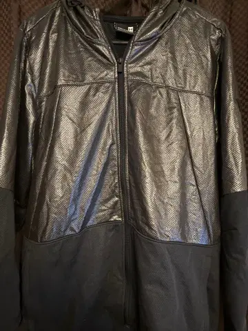 언더아머 후드티