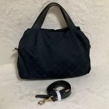 새상품급 russet 숄더백 2way 네이비 컬러 핸들