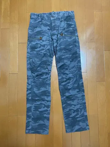 EDWIN 카모 패턴 워크 팬츠 지퍼 포켓 부착 S 사이즈