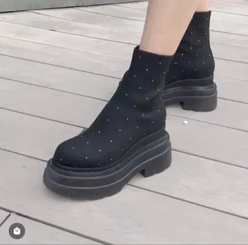 DIANA 다이애나 통굽 부츠