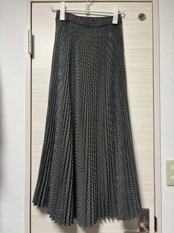 BEAMS HEART 플리츠 롱 스커트 블랙 계열