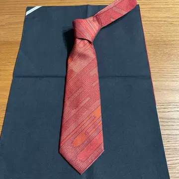 오시마 명주 스트라이프 무늬 빨간색 계열 넥타이