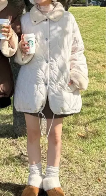 apresjour 화이트 컬러 퀼팅 자켓