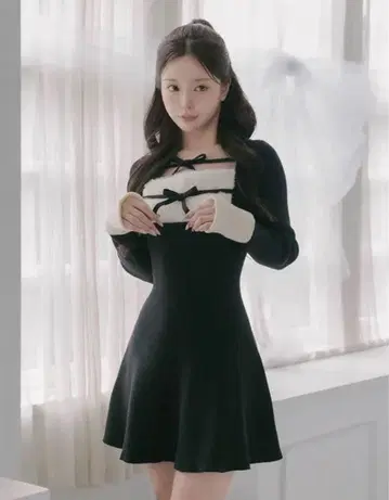 Darich 리본 퍼 플레어 니트 미니 원피스 BLK FREE