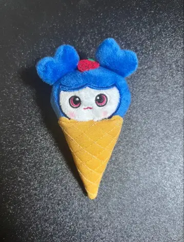 TWICE 쯔위 아이스 봉제 인형 배지