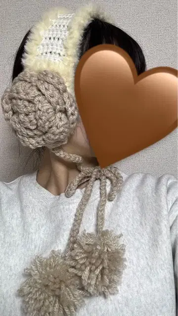 귀도리 장미 로즈 베이지 니트