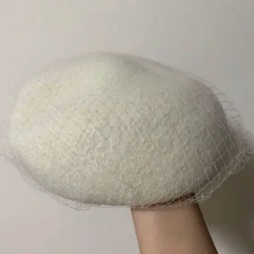 에이미 이스트 와일드 튤 베레모 화이트