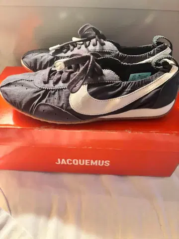 JACQUEMUS MOON SHOE 블랙 27.5