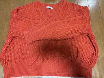 오렌지 컬러 아크릴 100% 긴팔 니트 L 사이즈