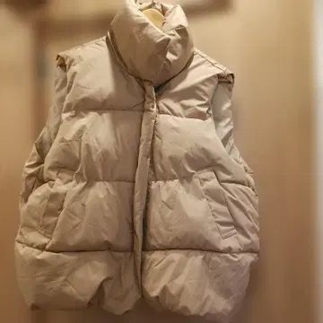 M 사이즈 폴리에스테르 다운 베스트