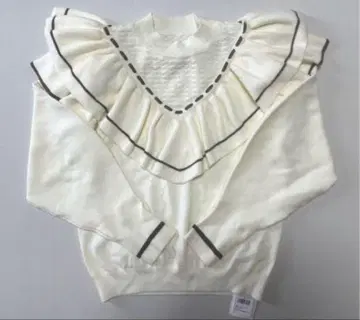 [ 새상품, 택 포함! ] 릴리 브라운 프릴 니트 스웨터 네고 불가