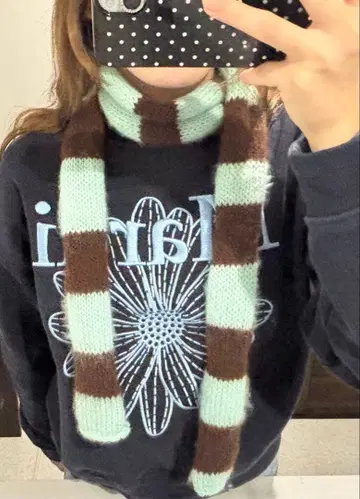 니트 꽈배기 무늬 민트 그린과 브라운 니트 머플러