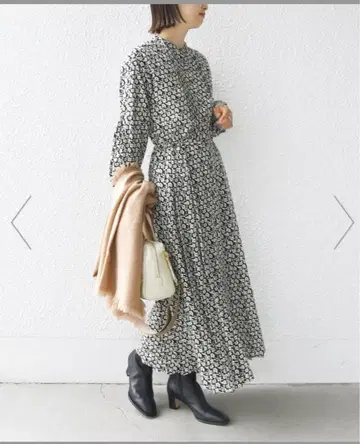 SHIPS 꽃무늬 밴드 카라 사이드 플리츠 원피스 M 사이즈