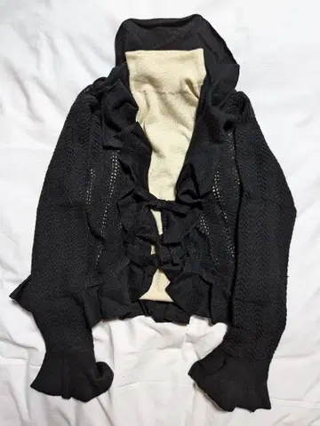 프랑코 페라로 프릴 가디건