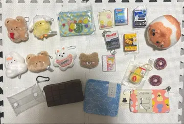 캐릭터 굿즈 묶음 판매