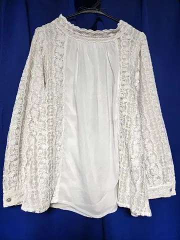 화이트 레이스 긴팔 셔츠 somari 오샤레 워커